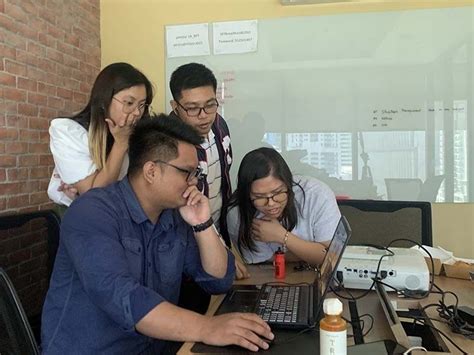 Job openings at Philstar Global Corp. .